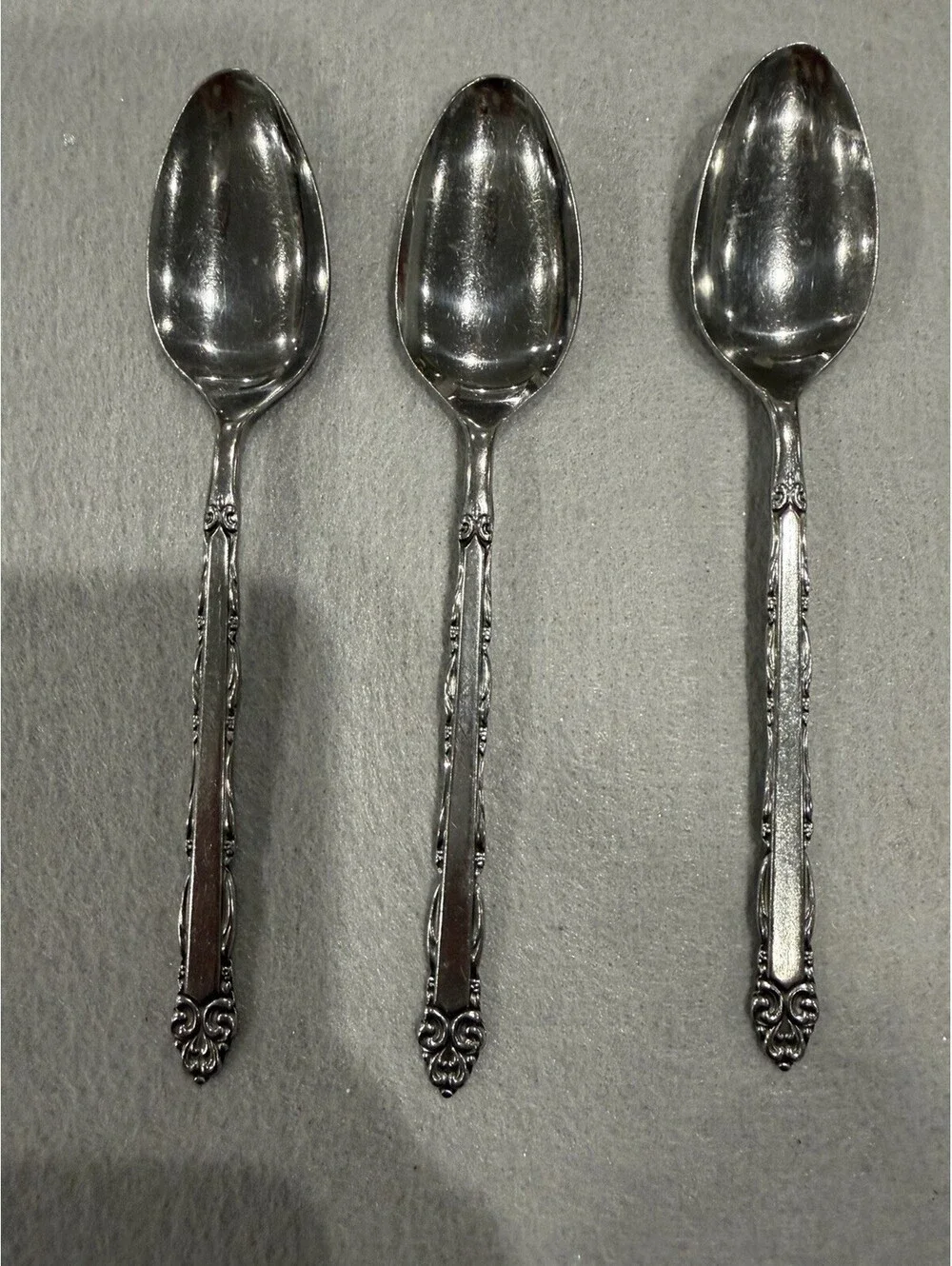 Oneida Nordic Crown Set Of 11 Pieces Forks And Spoons